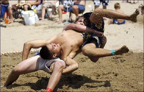 Fratmen-beach-wrestling-a.jpg